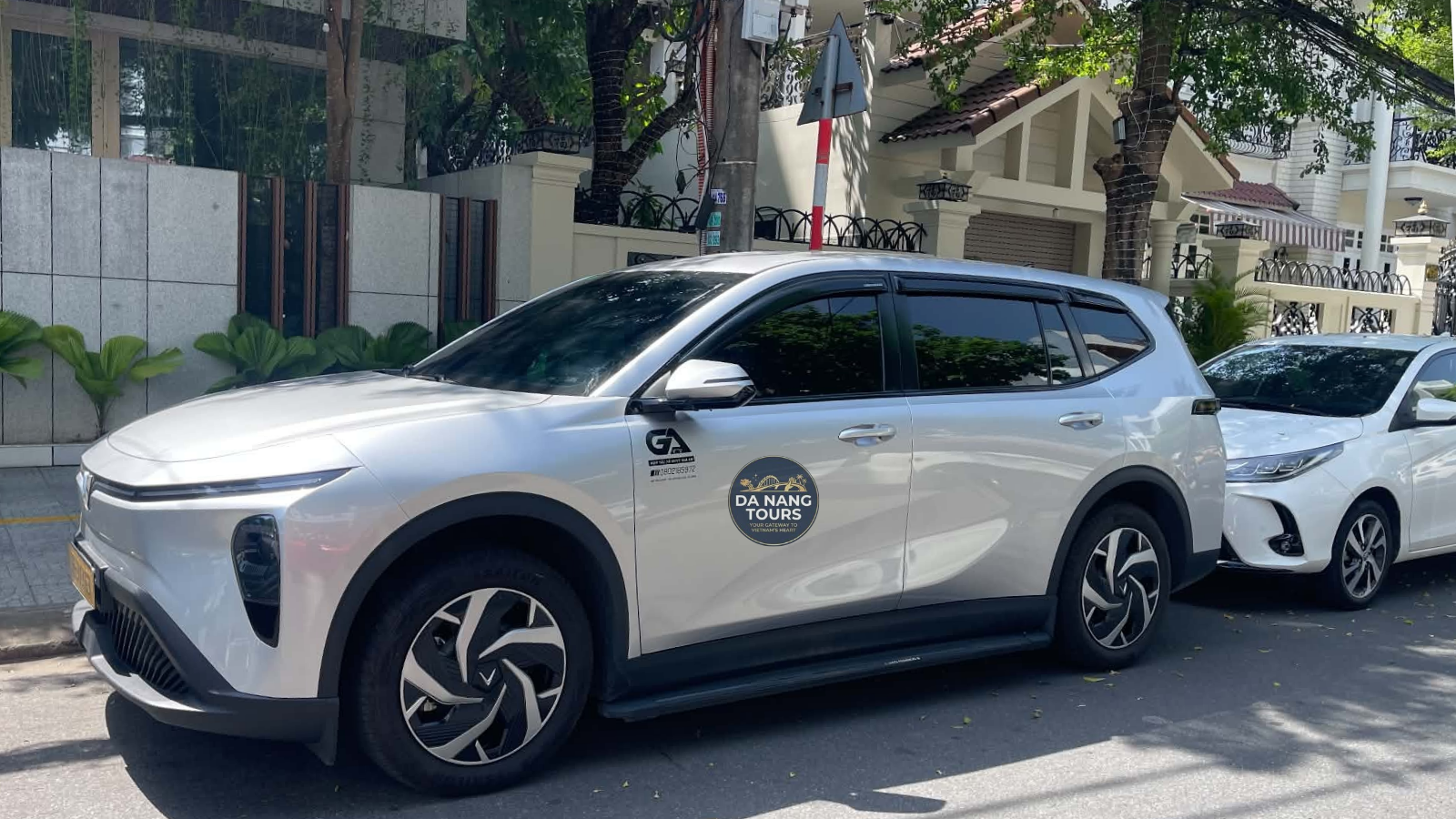 Da Nang private car with driver